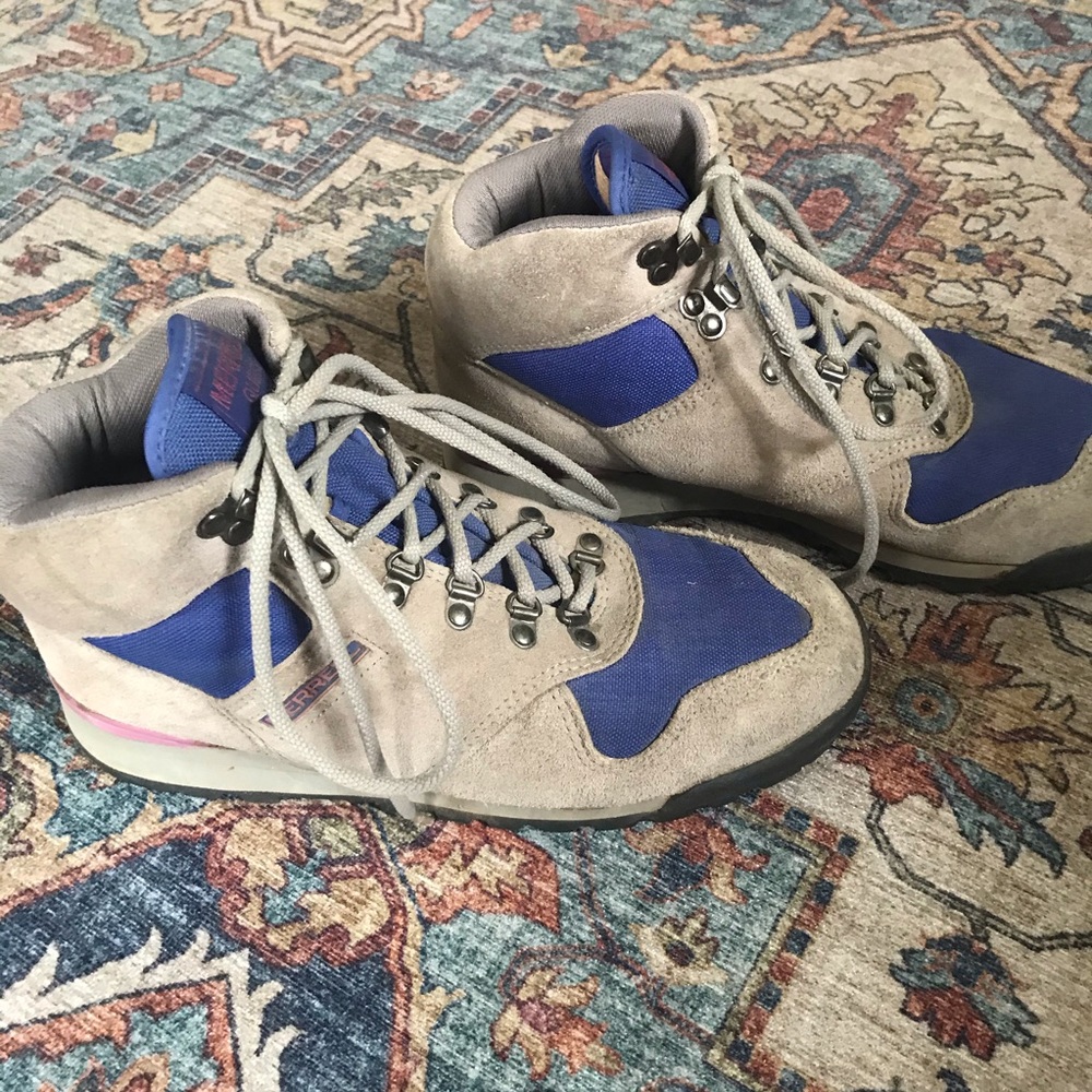 Vintage classic Merrell hiking boots